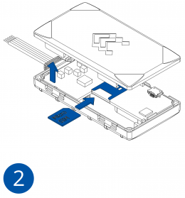 Крок 2 — встановлення Micro-SIM у трекер Teltonika FMB-серії зрізаним кутом уперед